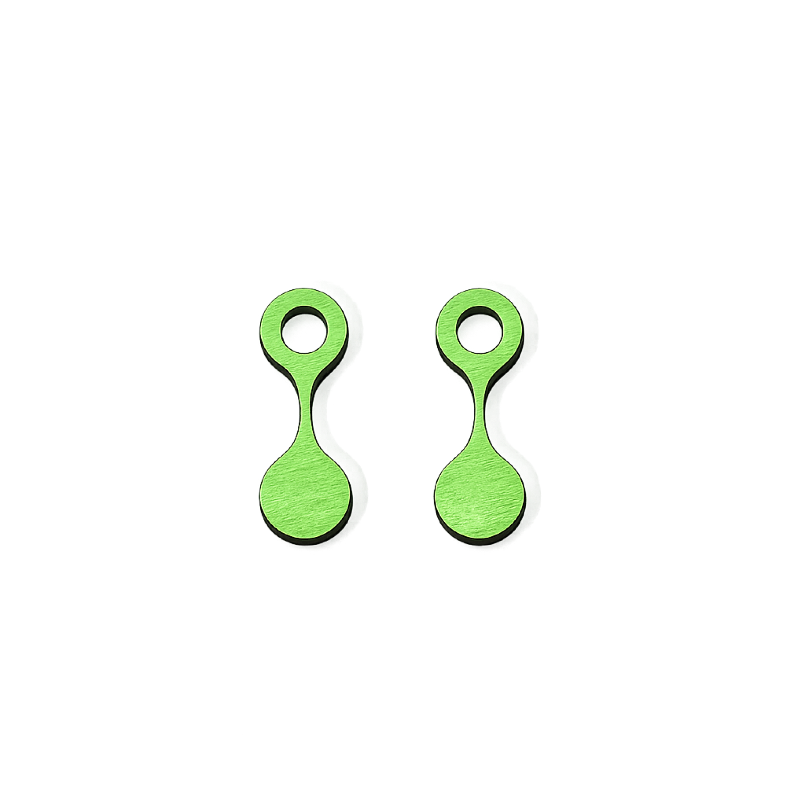 Paire de charms en bois laqué vert pomme, forme d'haltère allongée avec un anneau ajouré en tete.
