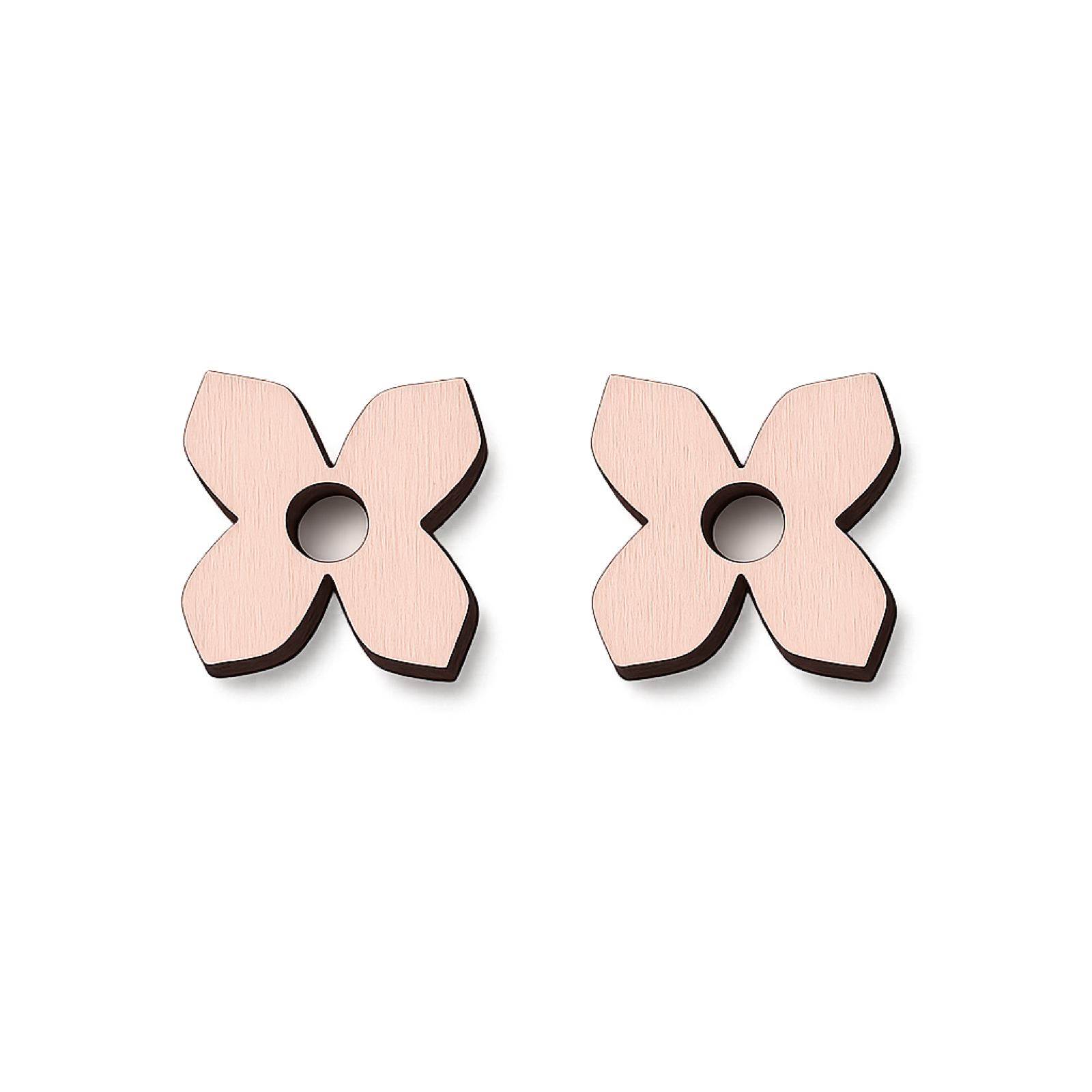 Paire de charms en bois laqué rose poudré, étoile à quatre branches pointues percée en son centre.